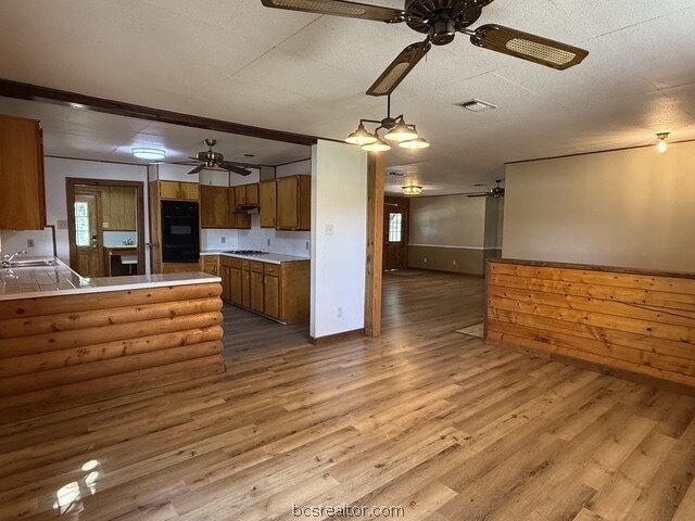 Building Photo - 9581 Valley View Dr