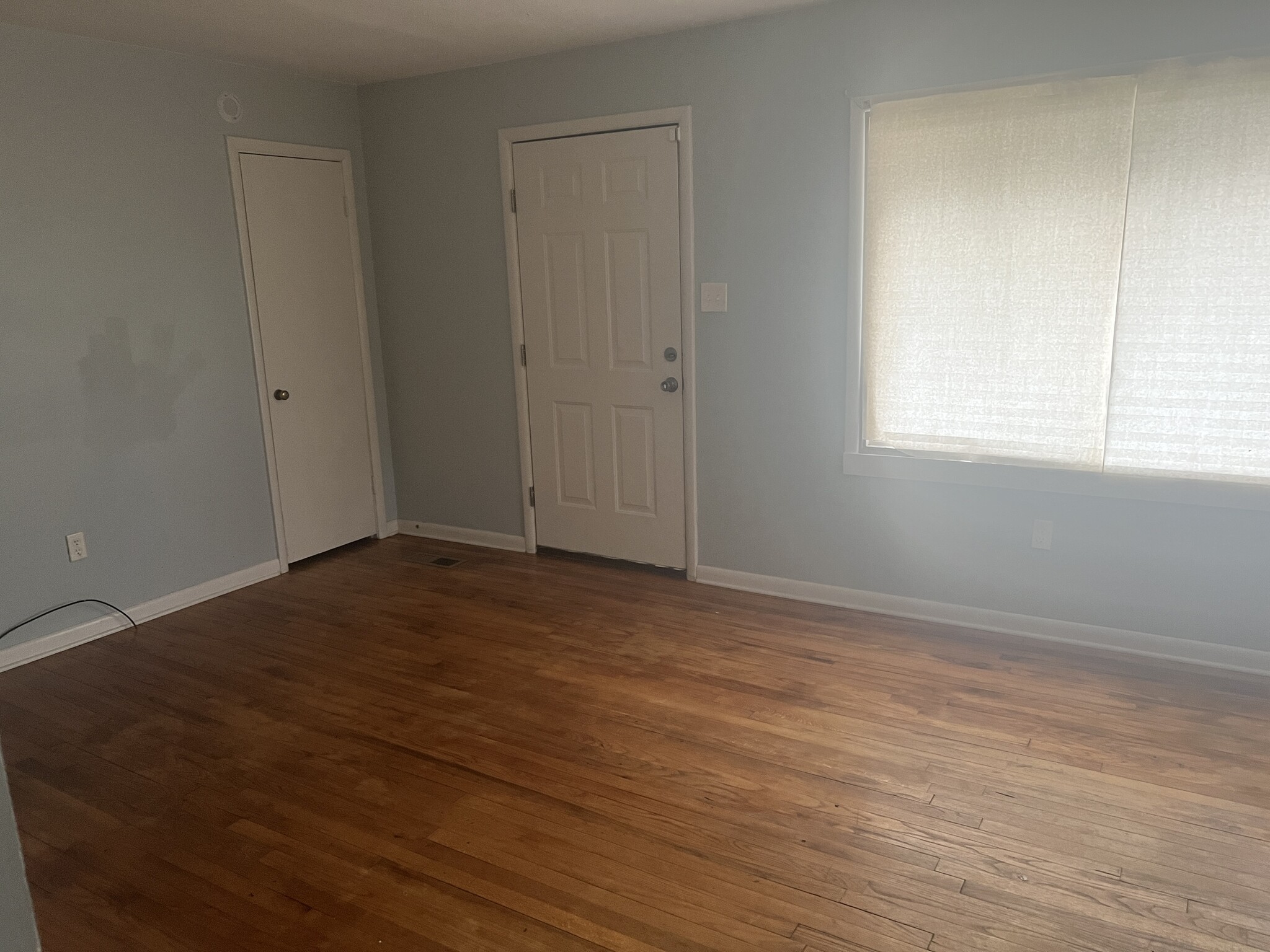 Living room - 4421 Elam St