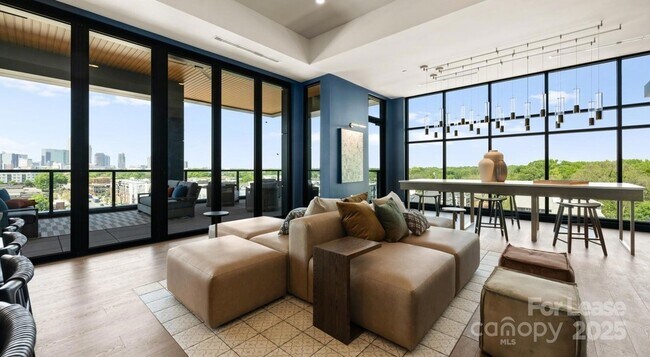 Building Photo - 1711 Commonwealth Ave