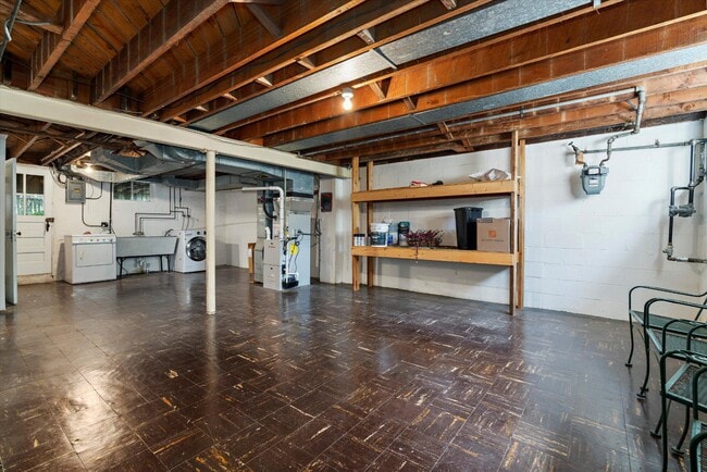 Building Photo - 218 Blenheim Rd
