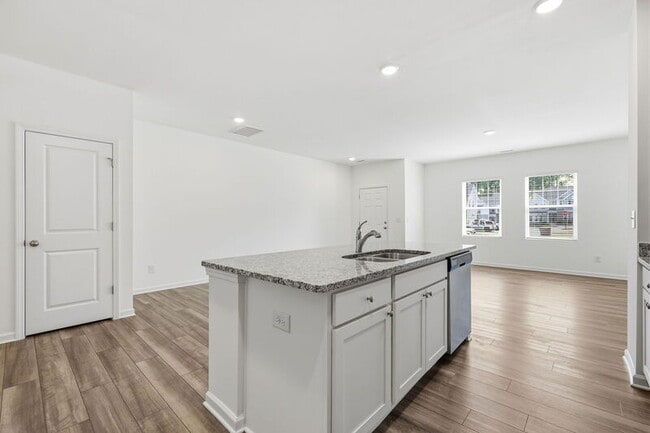 Building Photo - 307 Spaight Acrs Wy
