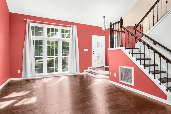 Building Photo - 201 St Regis Ln