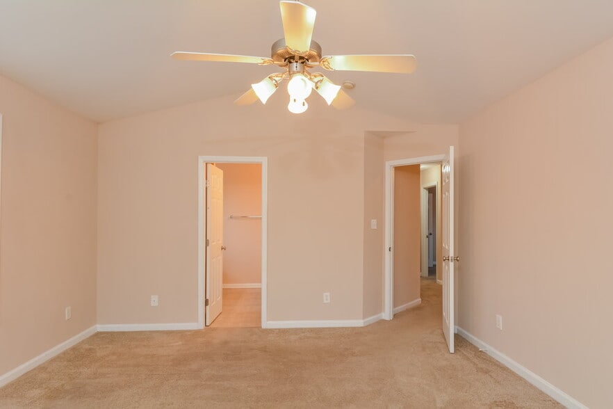 Building Photo - 4910 Little Bud Ln