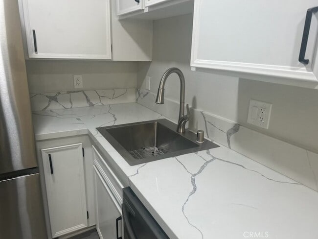 Building Photo - 2801 Los Felices Cir E