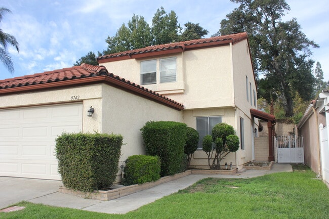 Building Photo - 9742 Willow Wood Dr