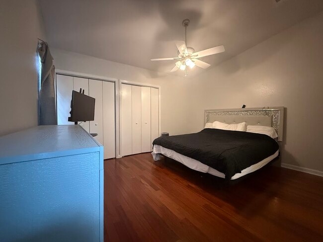 Building Photo - 2026 Rob Way