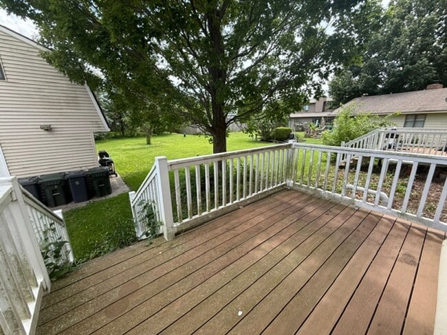 Building Photo - 3202 Chatham Dr