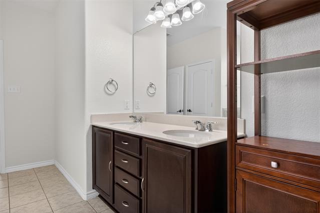 Building Photo - 8728 Maple Ridge Trail