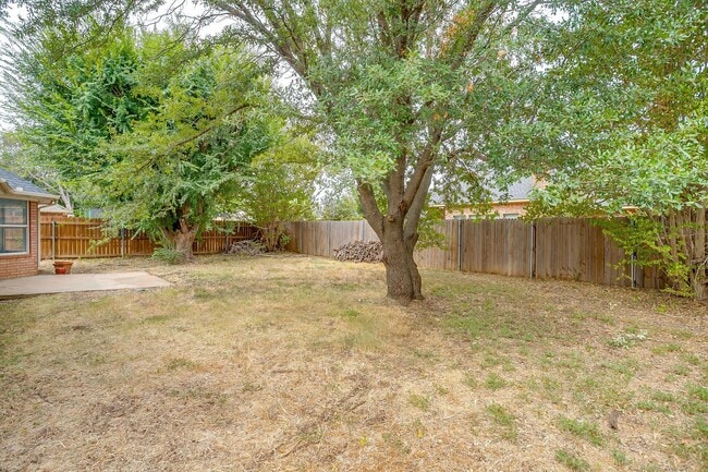Building Photo - 1512 Clover Ln