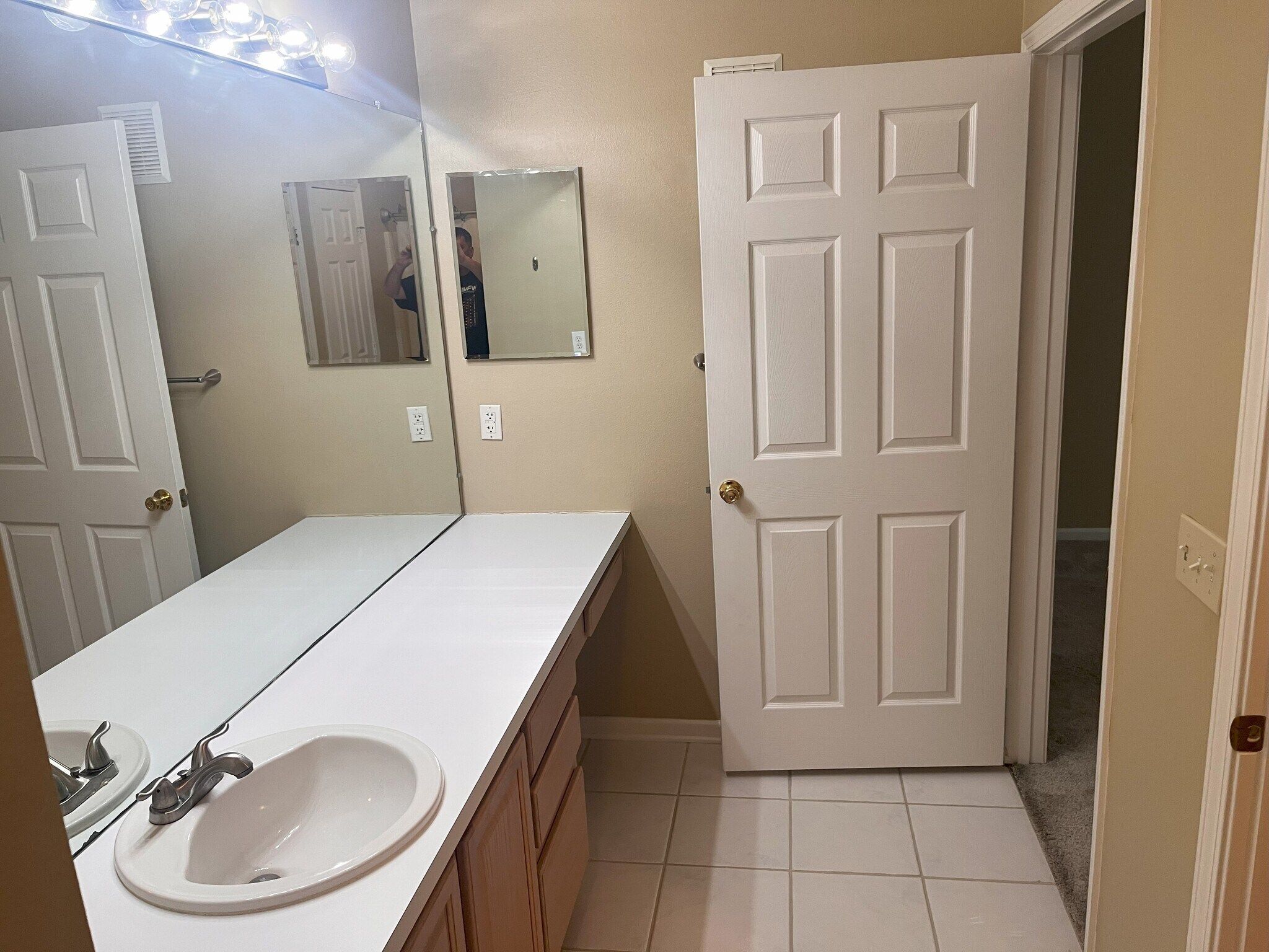 2nd Bathroom - 10550 Baymeadows Rd