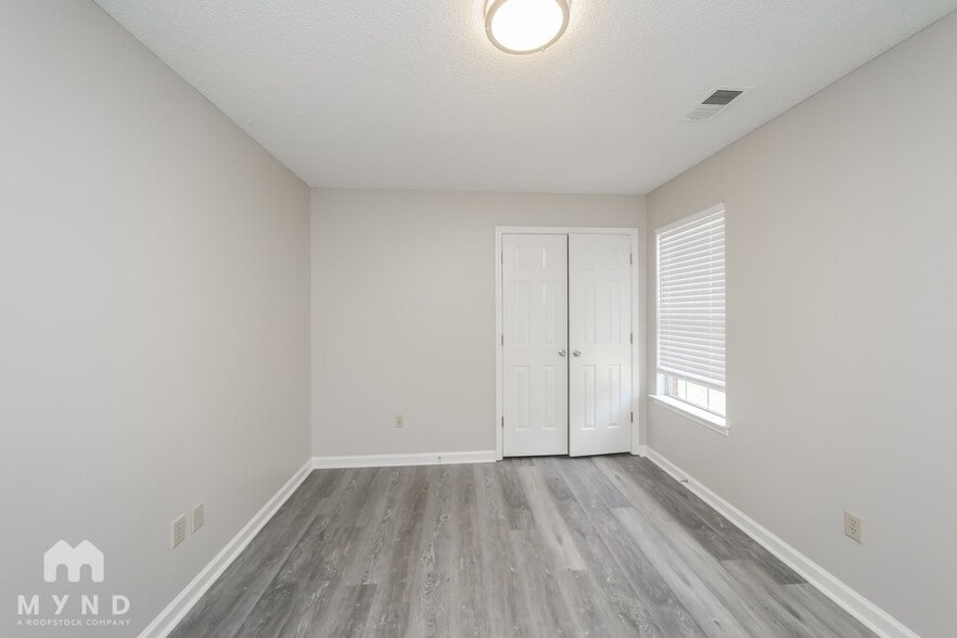 Building Photo - 8418 Regal Bend Dr