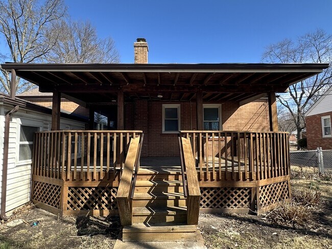 Building Photo - 1475 W Duchesne Dr