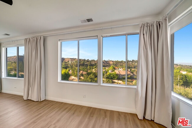 Building Photo - 24819 Cll Cedro