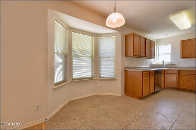 Building Photo - 253 Summerbrooke Ct