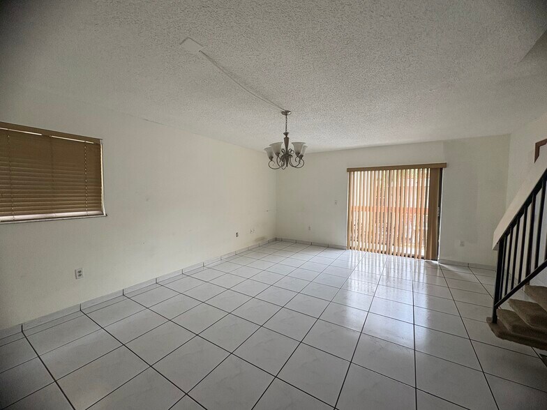 Building Photo - 5625 W 26th Ct