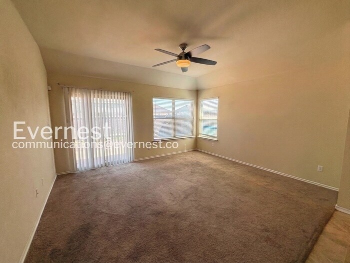 Building Photo - 12904 Tinker St