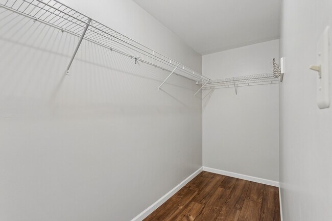 Building Photo - 7510 Farmingdale Dr