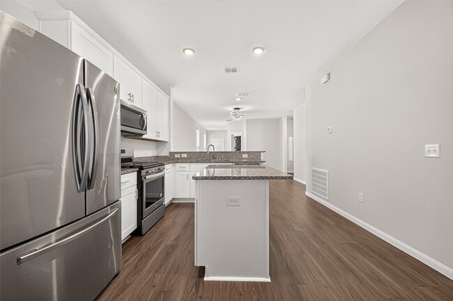 Building Photo - 16039 Kingfield Haven Dr
