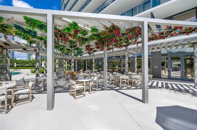 Building Photo - 500 Alton Rd