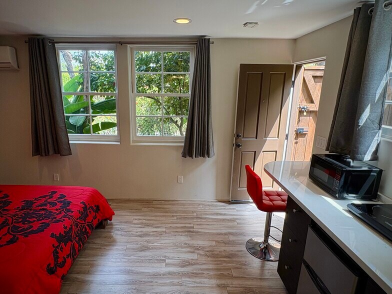 Building Photo - 3746 Lankershim Blvd