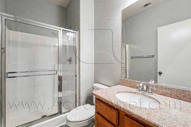 Building Photo - Inviting 4-Bed, 3-Bath Home In Sunny Winchester!