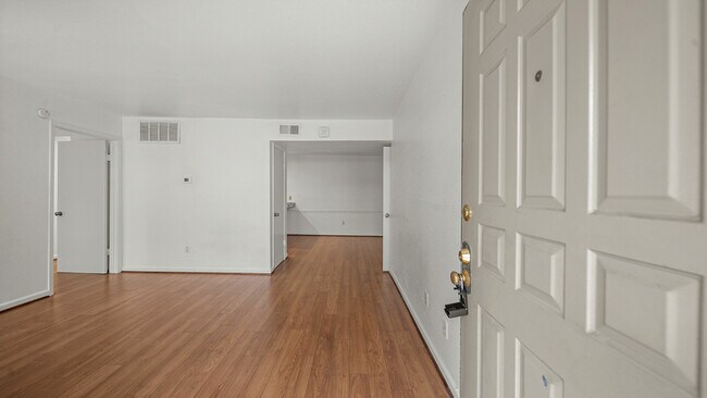 Building Photo - 2100 Wilcrest Dr