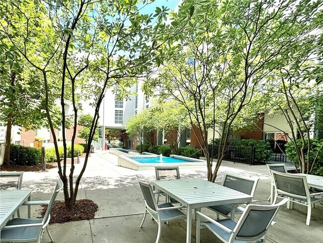 Building Photo - 620 Glen Iris Dr NE
