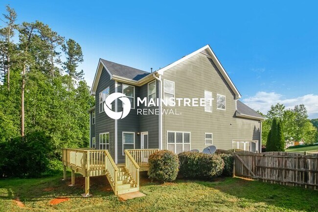 Building Photo - 4 Bedroom Pet-Friendly Home in Douglasville, GA with Main Street Renewal