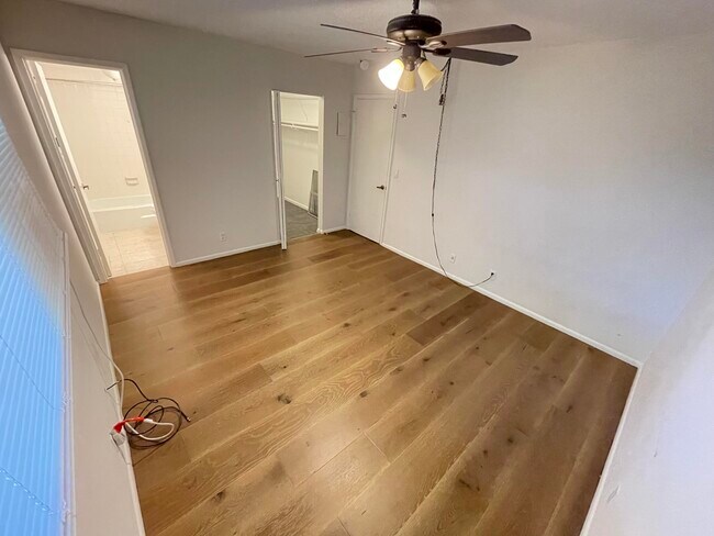 Building Photo - 301 W Ocean Ave