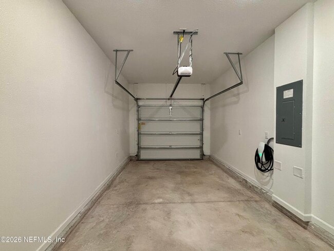 Building Photo - 694 Holly Lks Dr