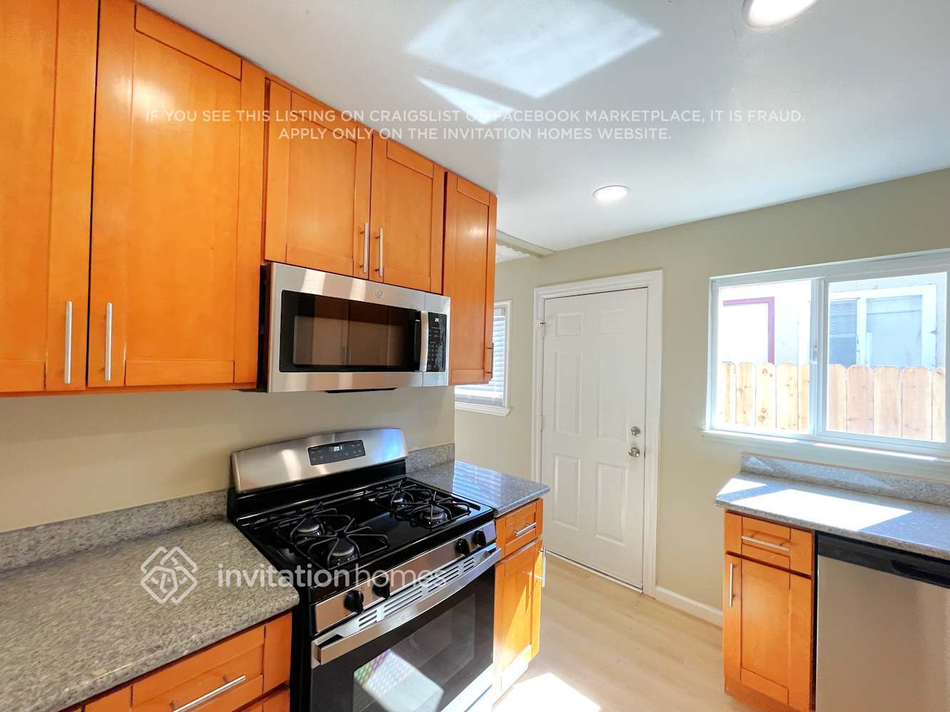 Building Photo - 873 Ashwood Ave