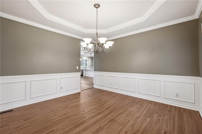 Building Photo - 2075 Willshire Glen