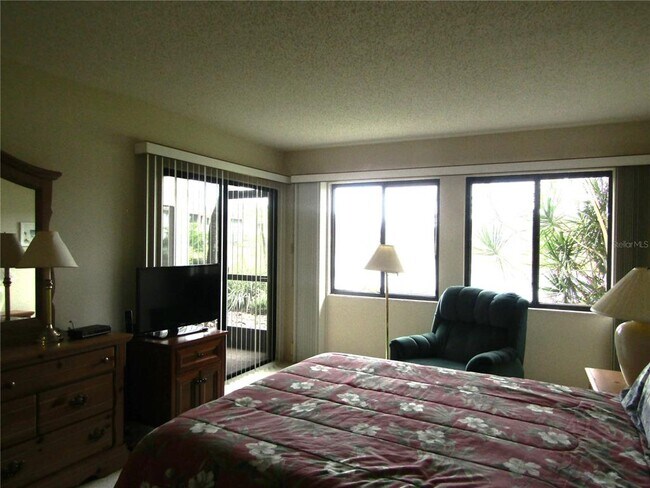 Building Photo - 5235 Willow Links