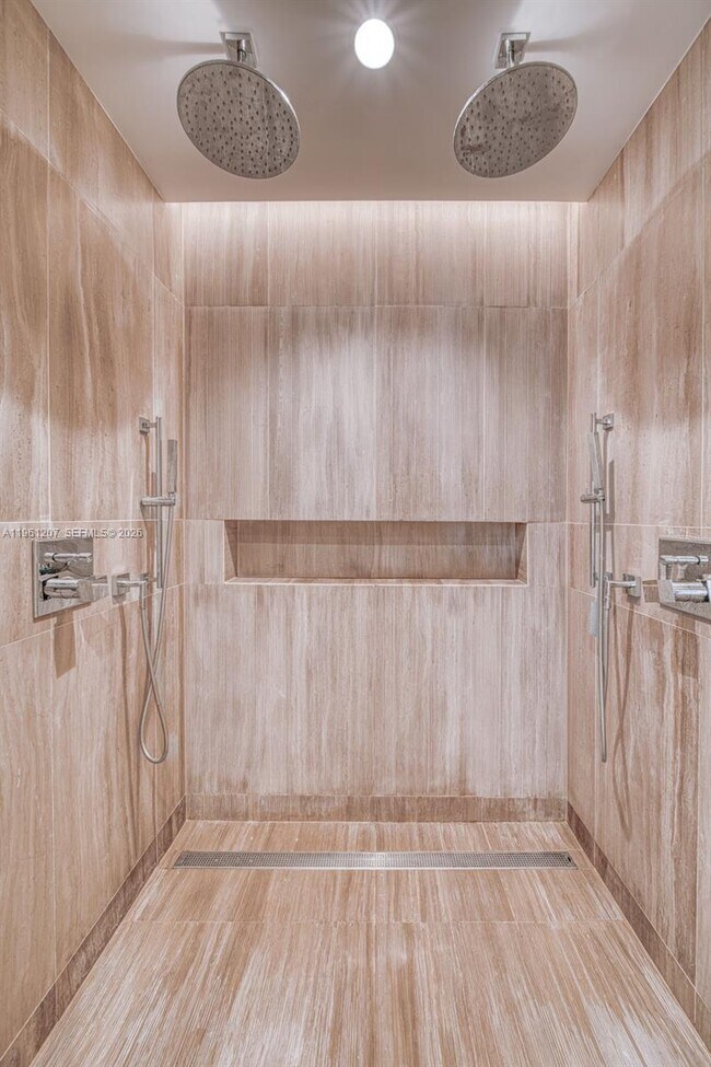 Building Photo - 5775 Collins Ave