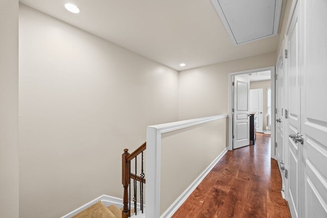 Building Photo - Extremely well-maintained 3-bedroom, 3.5 bath townhome in Baxter Village!