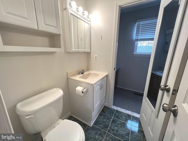 Building Photo - Beautiful 2bd 1.5bth townhome in Elvaton T...