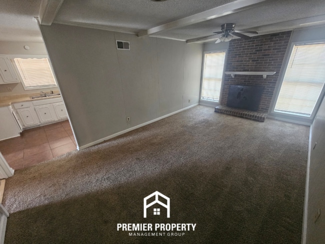 Building Photo - 3373 S Mendenhall Rd