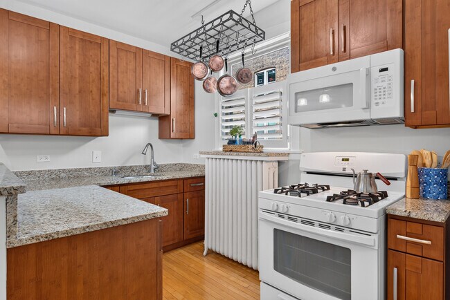Building Photo - 414 S Harvey Ave