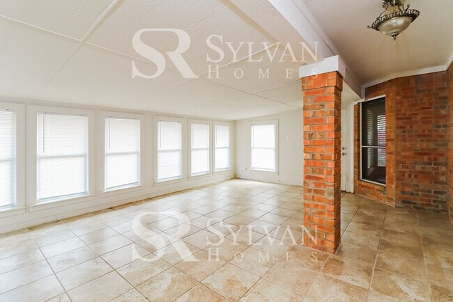 Building Photo - Coming HOME never felt so good!