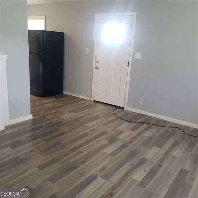 Building Photo - 5253 Brookdale Dr