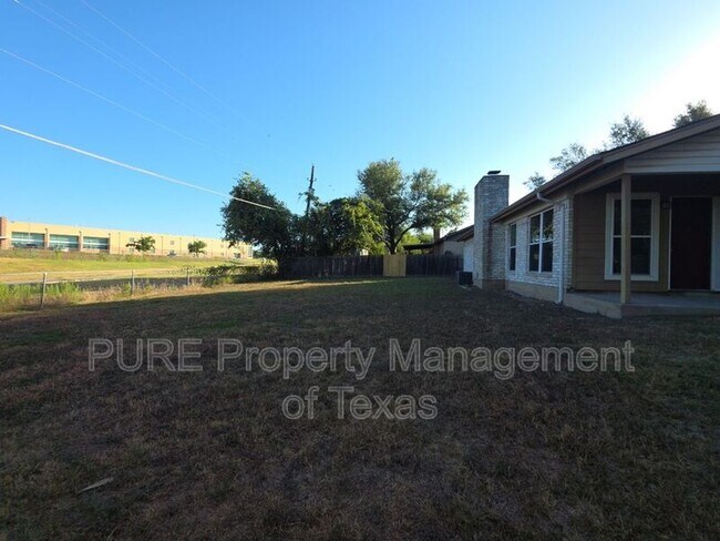 Building Photo - 304 McClendon Dr