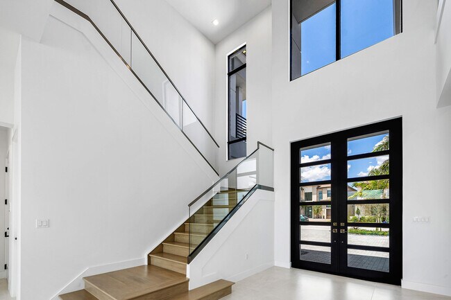 Building Photo - 9516 Riverside Pk Dr