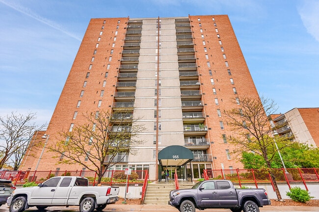 Building Photo - 955 Eudora St