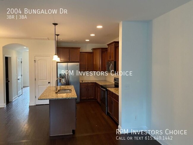Building Photo - 2004 Bungalow Dr