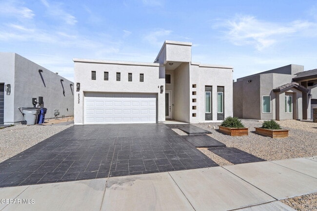 Building Photo - 2332 Tierra Delmonte Dr