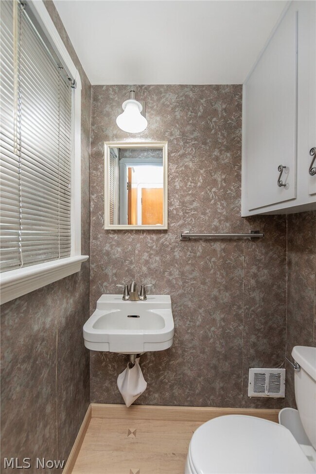 Building Photo - 4441 Baintree Rd