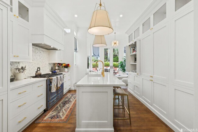 Building Photo - 3242 Washington St