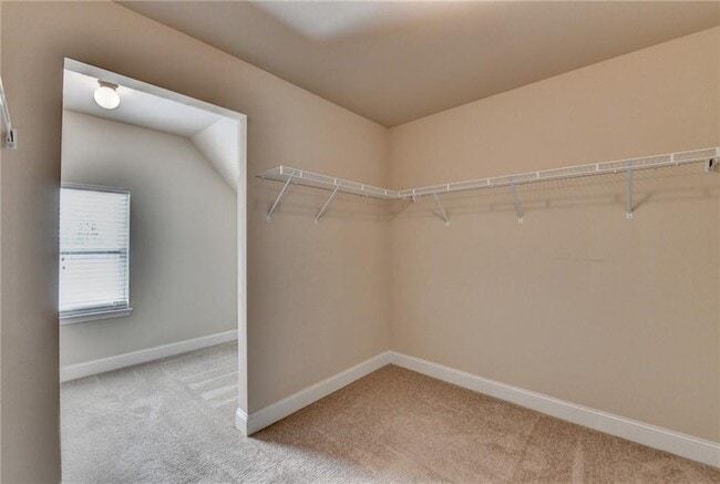 Building Photo - 2930 Blake Towers Ln