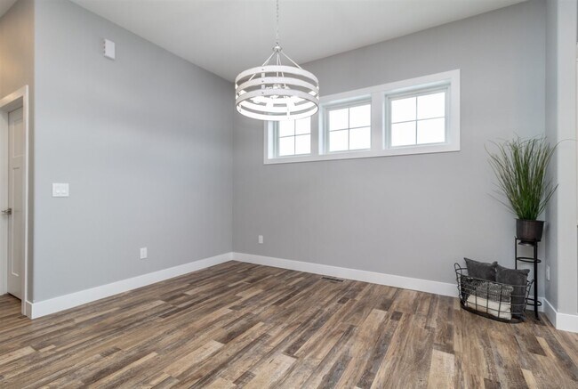 Building Photo - 805 28th St NW