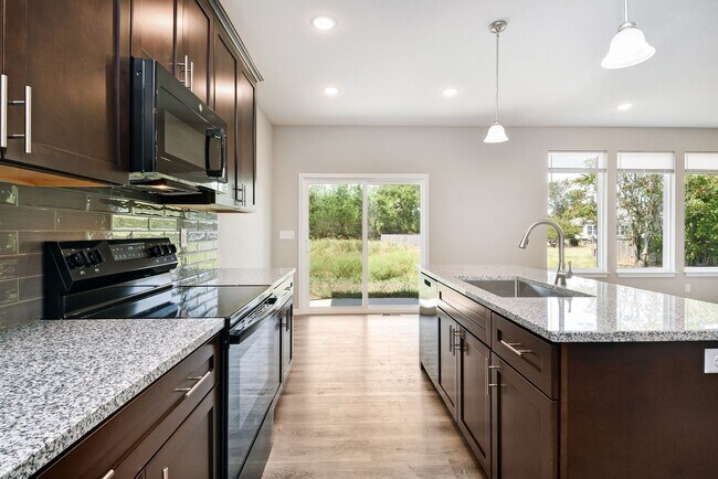 Building Photo - Great spacious home in Willard